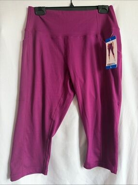 32 Degrees Women's Magenta Capri Leggings